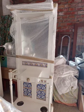 Entradita paragüero-perchero antigua