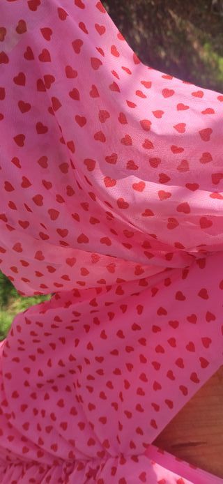 Vestido rosa con corazones