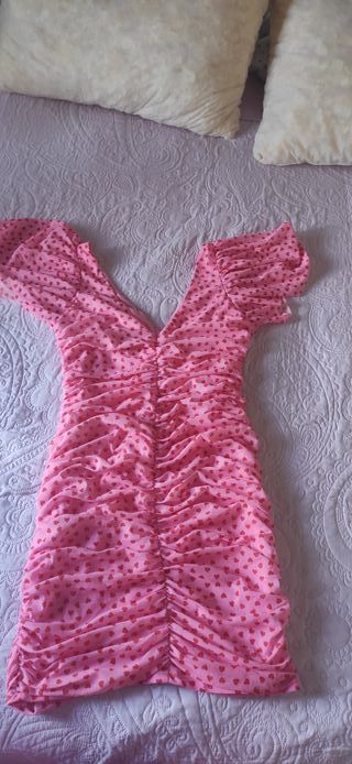 Vestido rosa con corazones