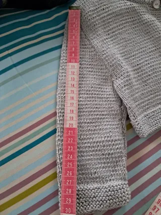 Chaquetita niña de hilo gris talla 6