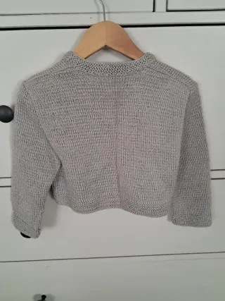 Chaquetita niña de hilo gris talla 6