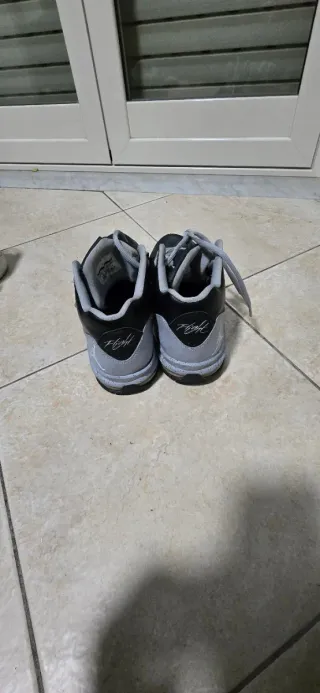 Scarpe Nike Air Jordan nere e grigie