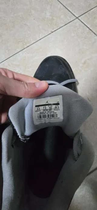 Scarpe Nike Air Jordan nere e grigie