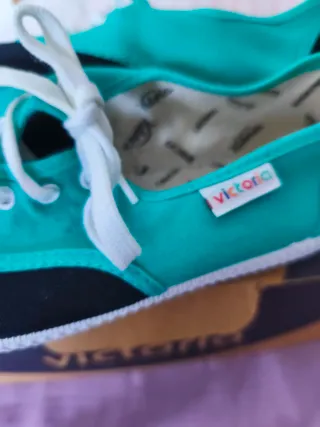 Zapatillas Victoria Negras y Turquesa