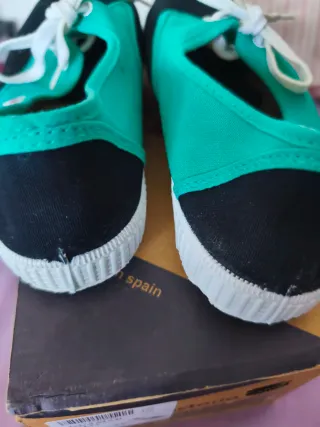 Zapatillas Victoria Negras y Turquesa