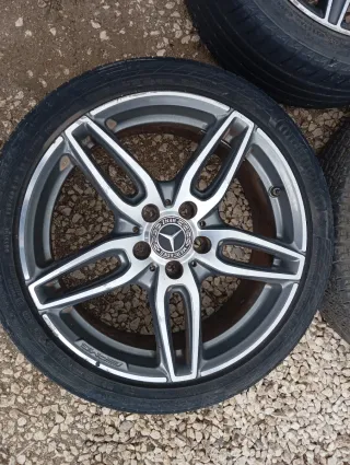 Llanta Mercedes AMG