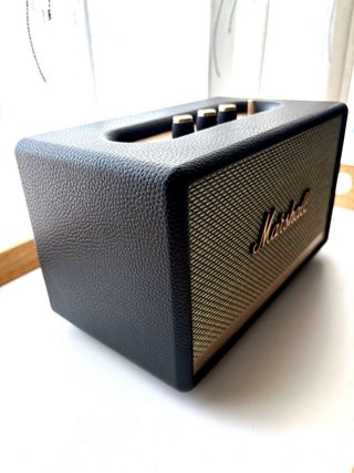 ALTAVOZ**MARSHALL**NEGRO**DORADO**COMO**NUEVO**