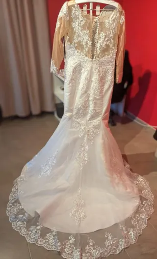 Vestido de Novia Talla 40-42. Sin Estrenar.