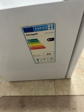 Nevera pequeña blanca