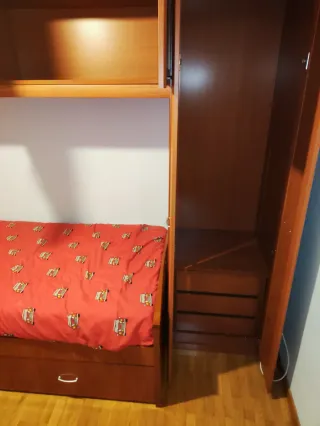 Dormitorio puente madera