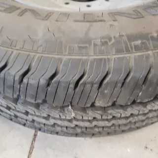 Neumático Continental Contrac TR con llanta