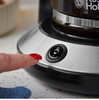 Cafetera Russell Hobbs 1.25L