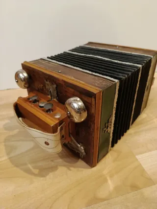 Acordeón diatonico Ruso Saratov Concertina rusa