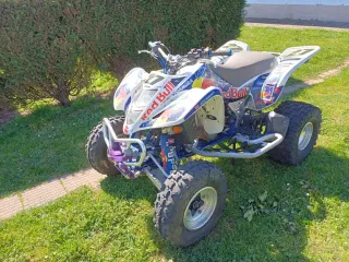 Suzuki LTZ Quad Rojo y Blanco