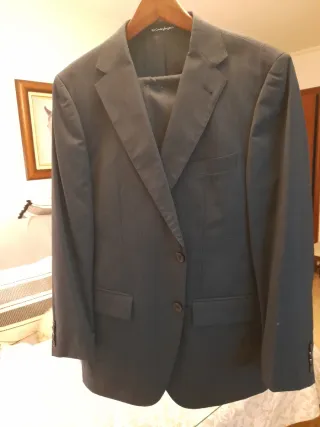 Traje de chaqueta azul marino