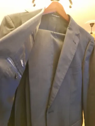Traje de chaqueta azul marino