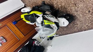 Moto a batería de la  Guardia Civil Niños