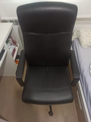 Silla de escritorio negra
