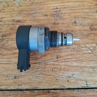 Válvula pressão combustível Bosch 30777576