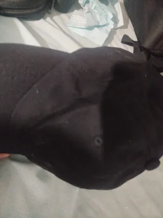 Gorra negra básica sin marca
