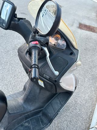 Suzuki 125cc Scooter Automática Plata