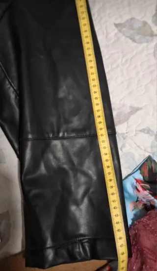 Abrigo Oysho Negro con Capucha