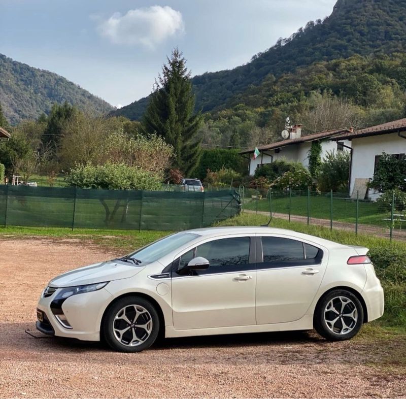 Opel Ampera 2012 - foto 1
