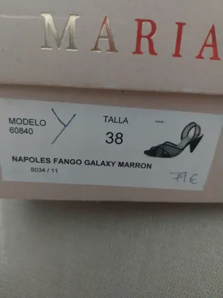 Sandalias elegantes Marian talla 38. Color nude