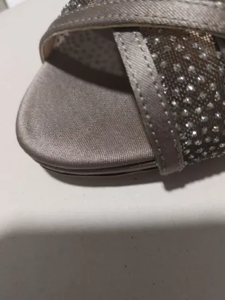 Sandalias elegantes Marian talla 38. Color nude