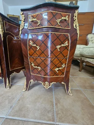 Coppia di Comodini Ausiliari Stile Luigi XV