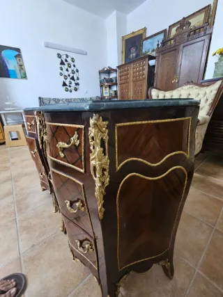 Coppia di Comodini Ausiliari Stile Luigi XV