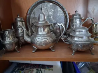 Juego de té tetera, azucarero y lechera