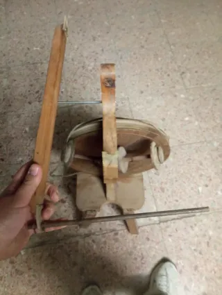 Rueca de hilar de madera