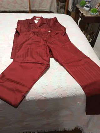 Pijama caballero rojo