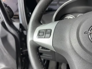 OPEL CORSA POCOS KM BAJO CONSUMO!!!