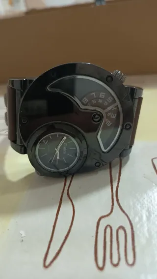Reloj Oulm Doble Esfera Correa Marrón