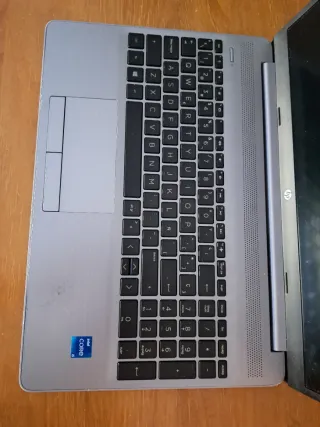 HP 250 G8 i5 11ª Gen