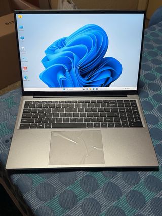 Portátil 16” 16GB RAM + 512GB SSD