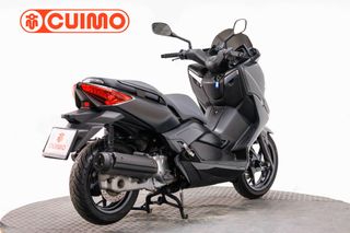 YAMAHA XMAX 125