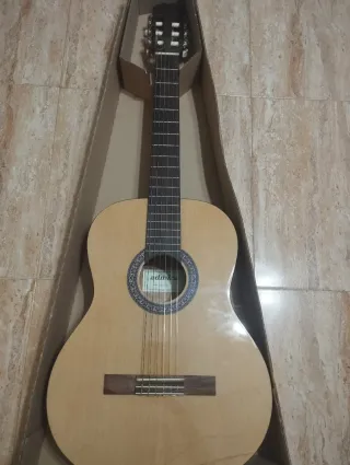 Guitarra Admira Alba