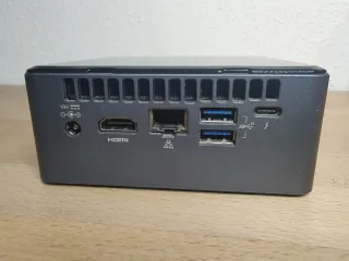 Intel NUC 8i5BEH 8GB RAM 512GB SSD NVMe