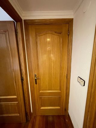 Puertas de roble con cristal y normal.