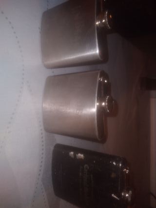 Petacas metálicas vintage