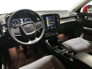 Volvo XC40 Momentum Core T2