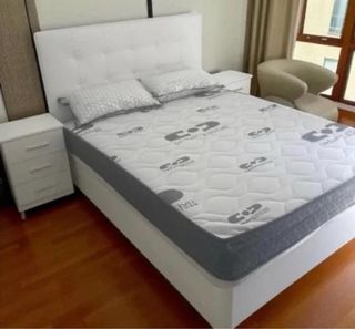 Cama canapé tapizada tela y madera