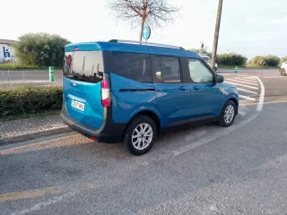 Ford Tourneo Courier 2024