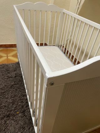 Cuna IKEA bebé doble altura