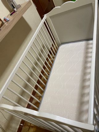 Cuna IKEA bebé doble altura