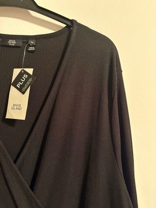 Vestido cruzado negro River Island talla 48
