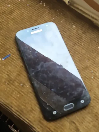 Xiaomi Redmi 8 And Galaxy J7 pro.